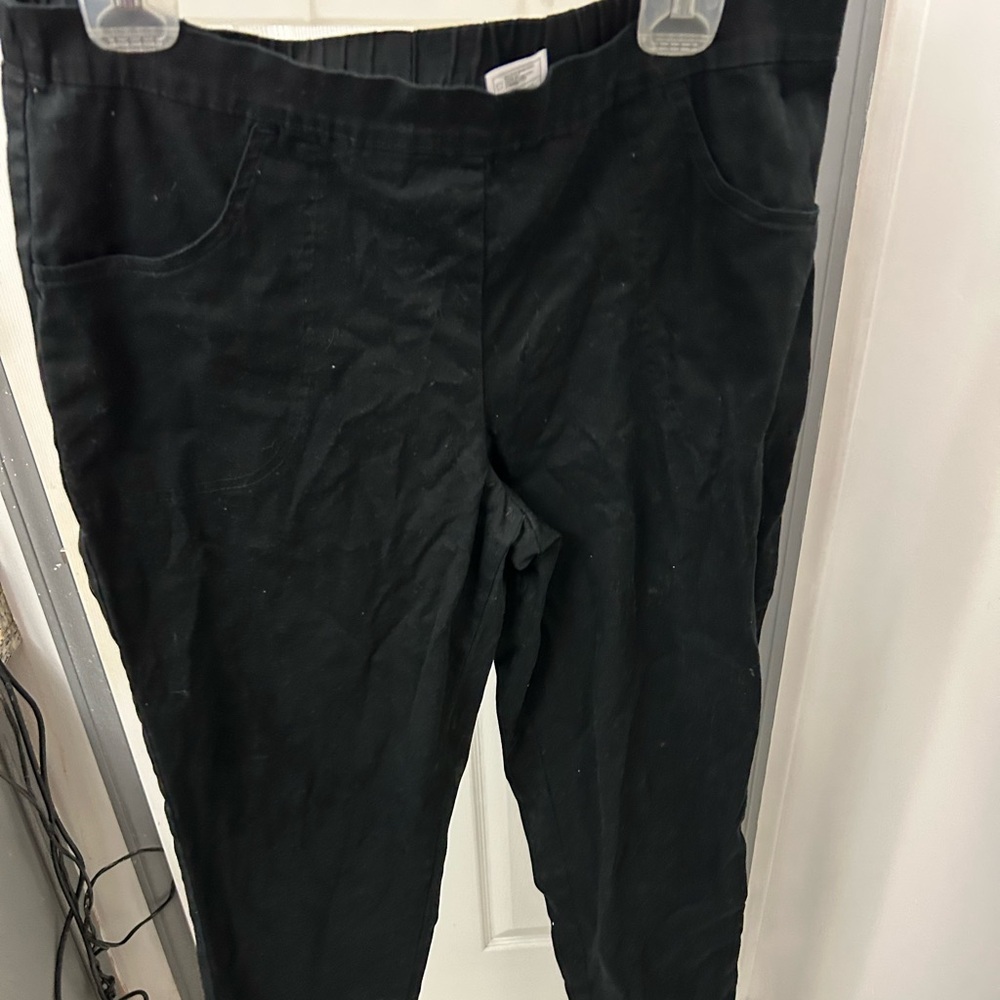 NWOT Real size black scrub pants.